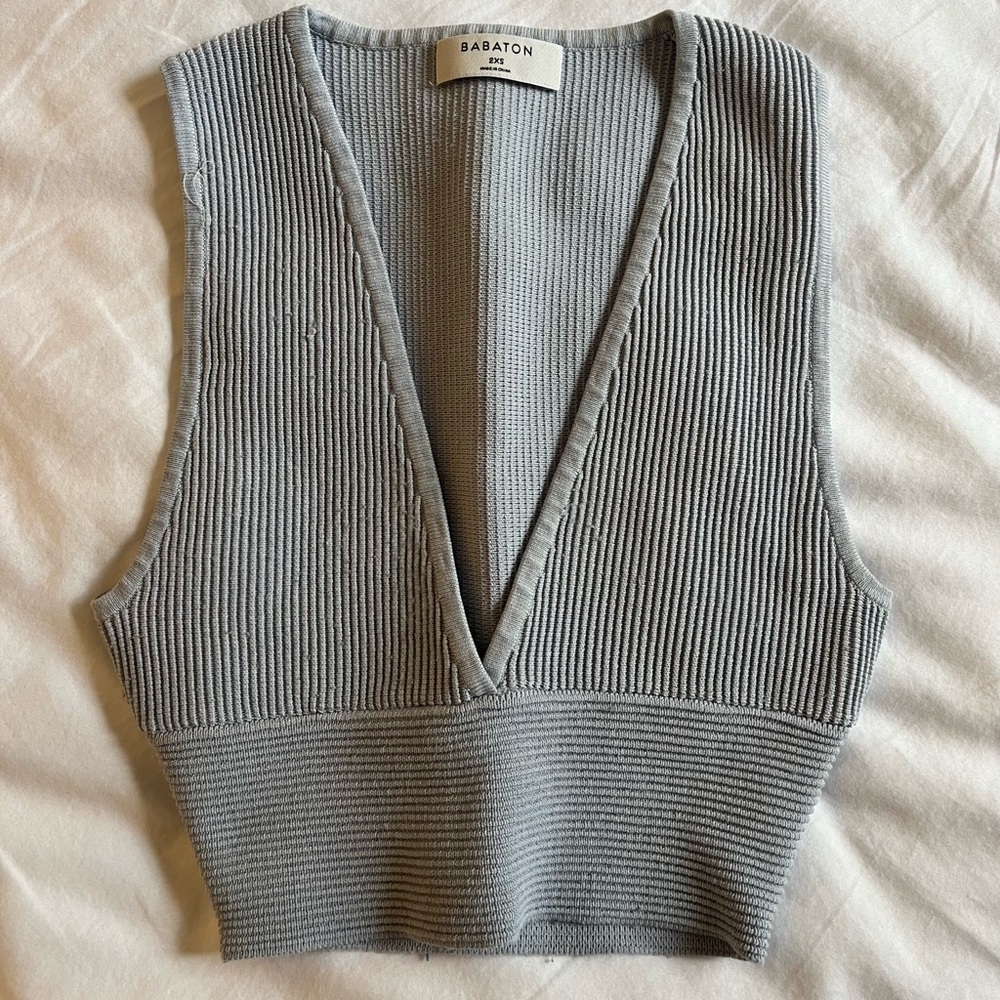 Aritzia babaton crop top